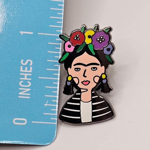 Frida Kahlo Enamel Hat Lapel Pin Floral Headress Mexico Art - Picture 3 of 4